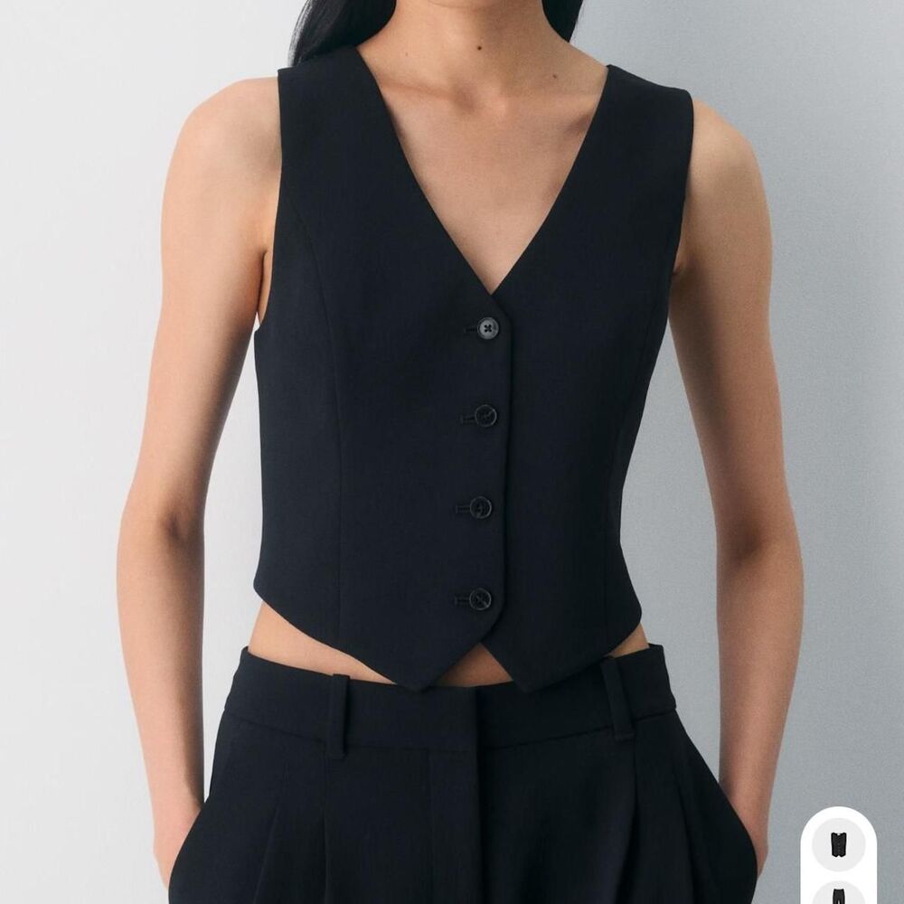 Aritzia Women's Black Vest
